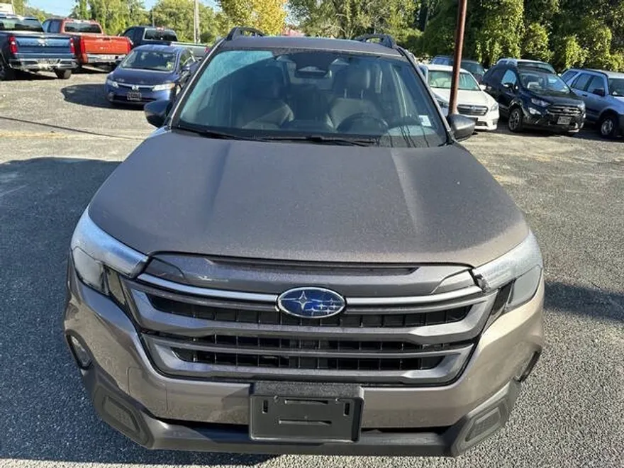 2025 Subaru Forester Premium Base photo 1