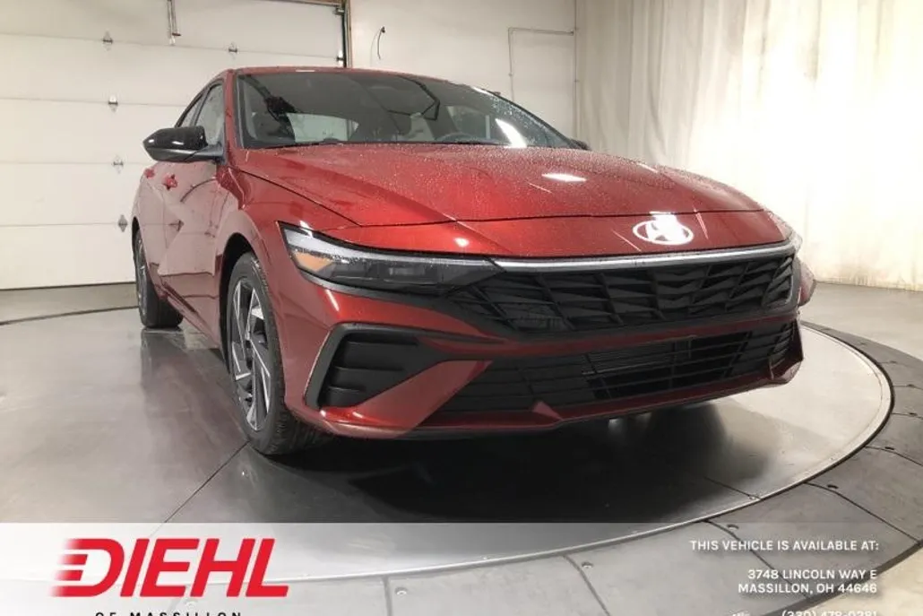 2025 Hyundai Elantra SEL Sport photo 1