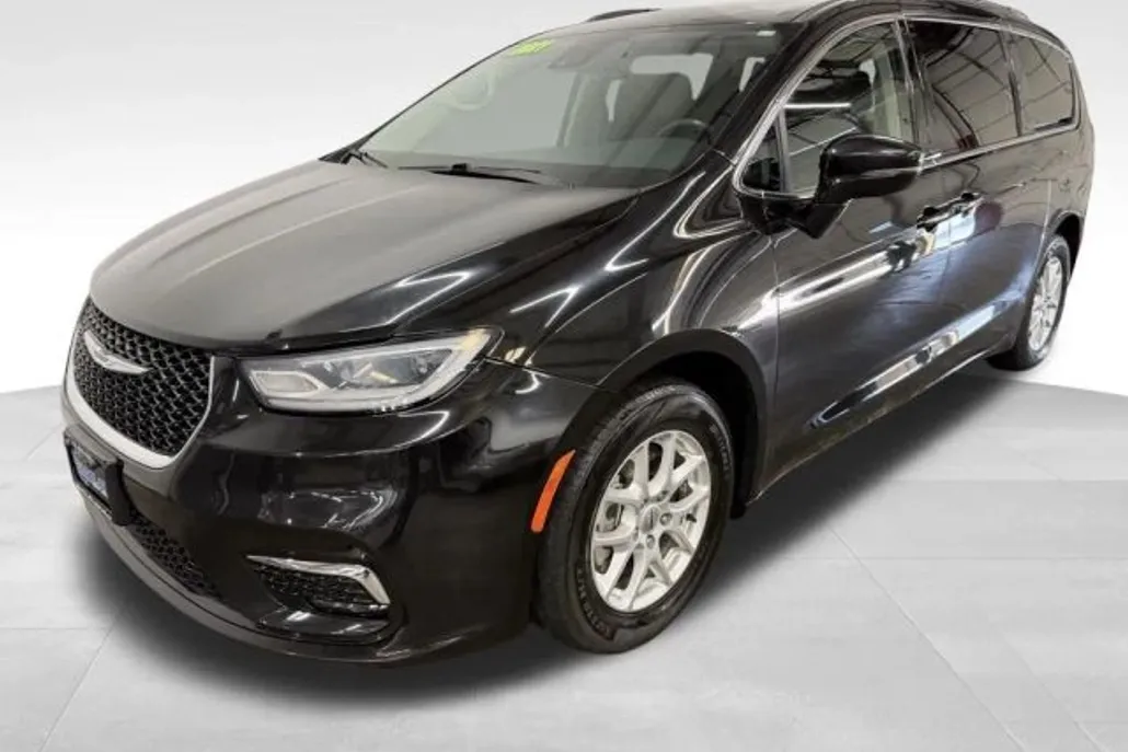 2021 Chrysler Pacifica Touring L photo 1