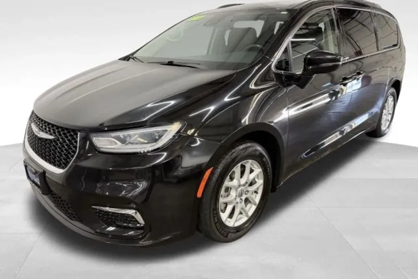 2021 Chrysler Pacifica Touring L photo 1