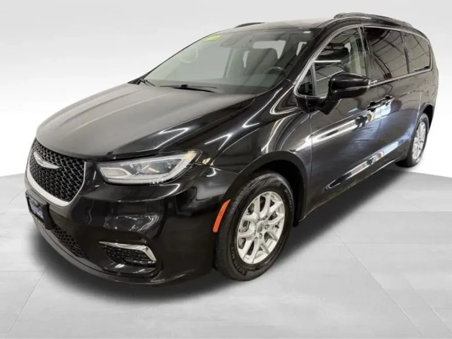 2021 Chrysler Pacifica Touring L photo 1
