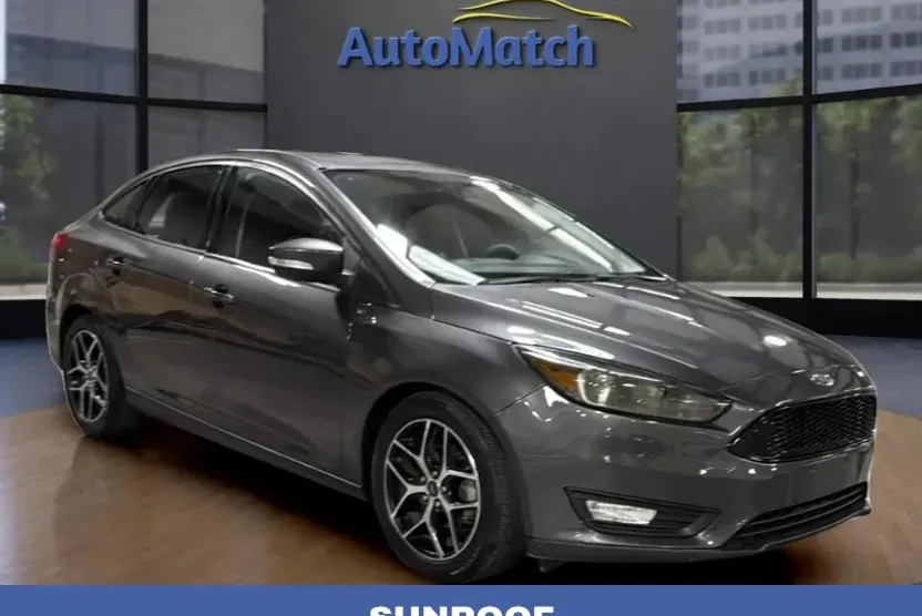 2018 Ford Focus SEL photo 1
