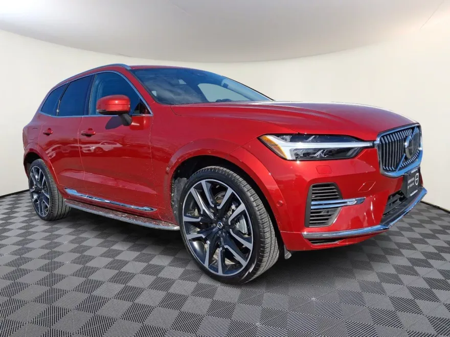 2022 Volvo XC60 Recharge photo 1