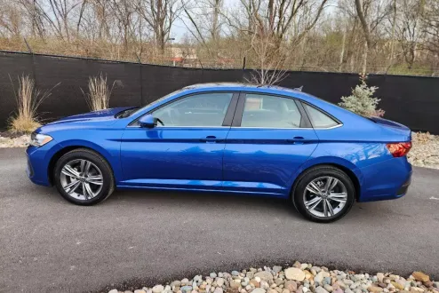 2024 Volkswagen Jetta 1.5T SE photo 2