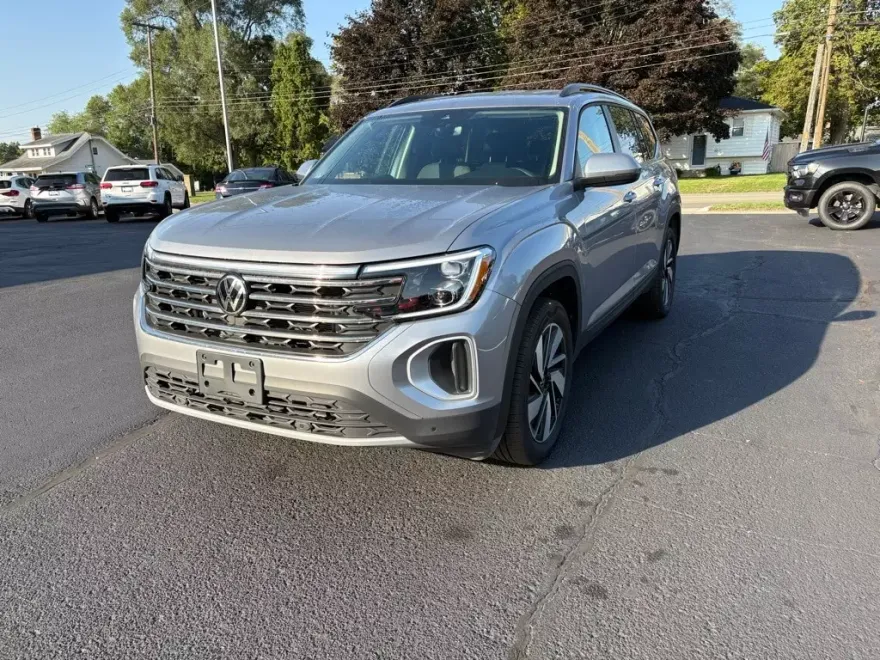 2024 Volkswagen Atlas SE Technology photo 1
