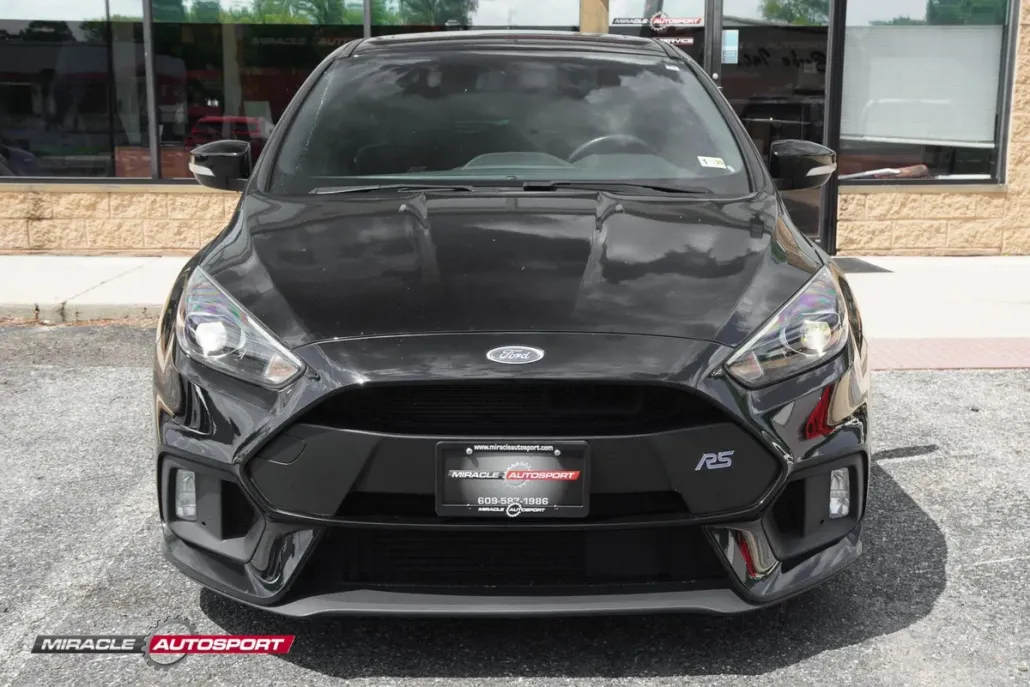 2017 Ford Focus RS photo 1