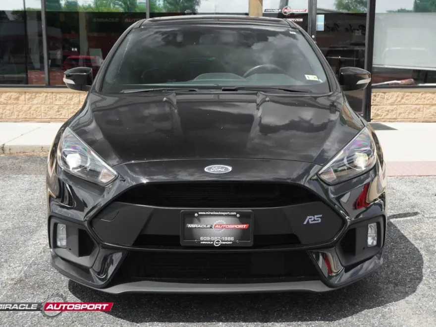 2017 Ford Focus RS photo 1