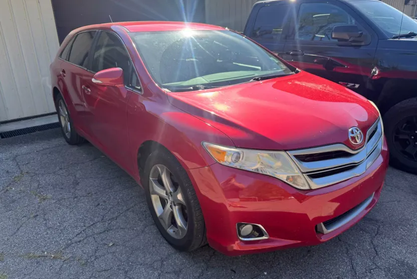 2014 Toyota Venza XLE photo 1