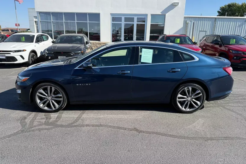 2020 Chevrolet Malibu Premier photo 1