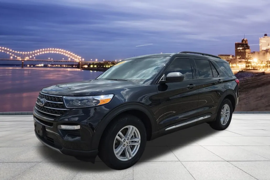2024 Ford Explorer XLT photo 1