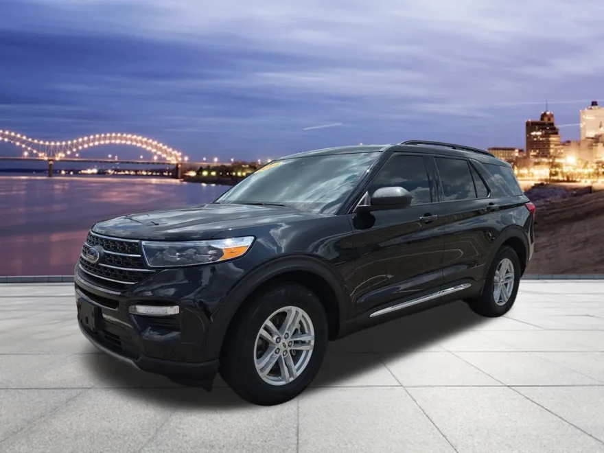 2024 Ford Explorer XLT photo 1