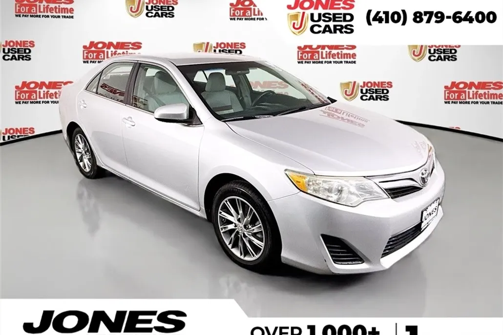 2012 Toyota Camry LE photo 1