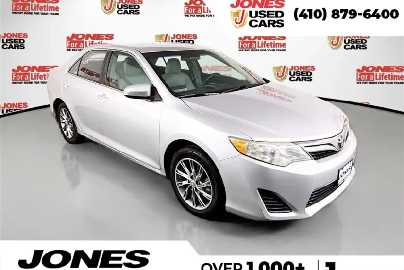 2012 Toyota Camry LE photo 1