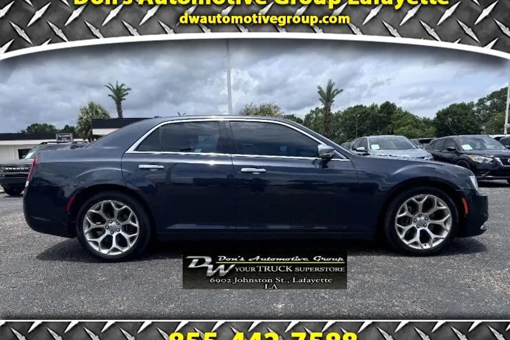 2018 Chrysler 300 C Platinum photo 1