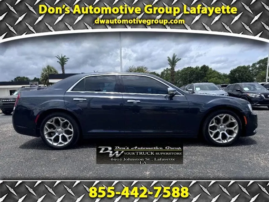 2018 Chrysler 300 C Platinum photo 1