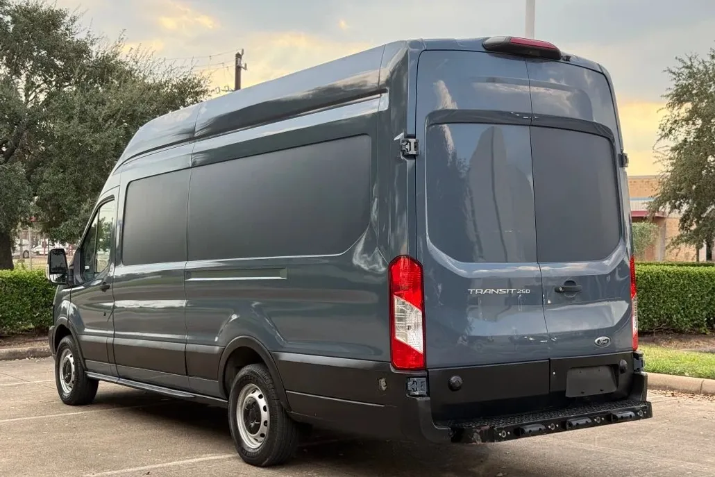 2019 Ford Transit Van photo 1
