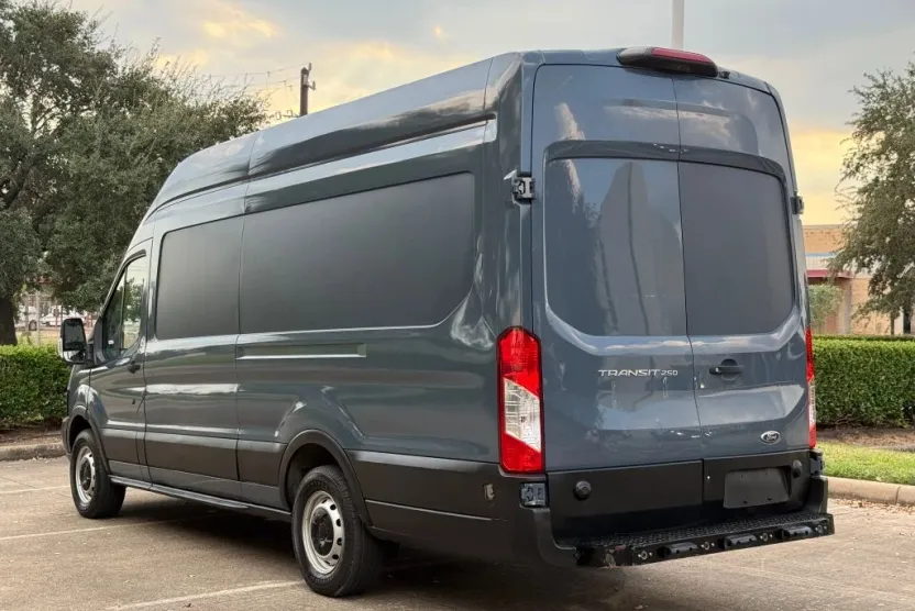 2019 Ford Transit Van photo 1