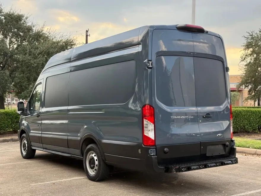 2019 Ford Transit Van photo 1