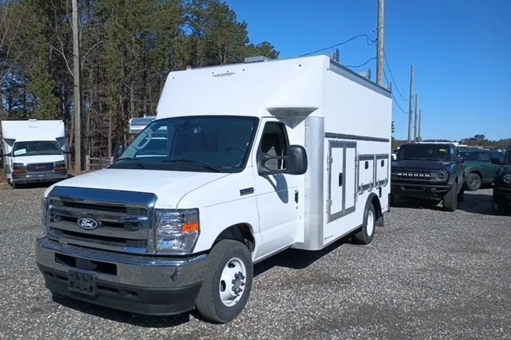 2026 Ford E-350 Base photo 1