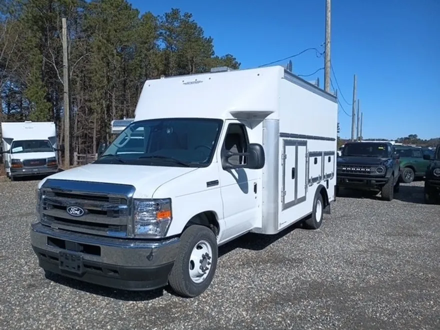 2026 Ford E-350 Base photo 1
