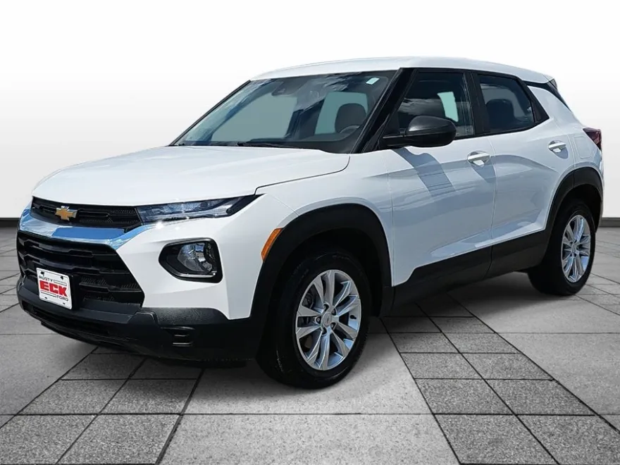 2023 Chevrolet Trailblazer LS photo 1