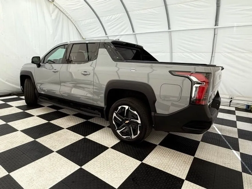 2025 Chevrolet Silverado EV LT photo 1