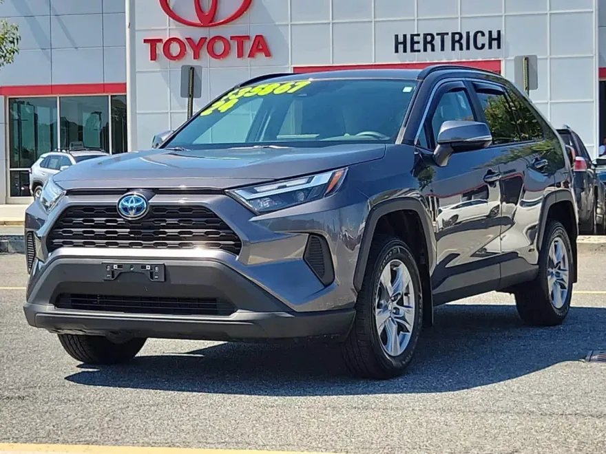 2024 Toyota RAV4 Hybrid XLE photo 1