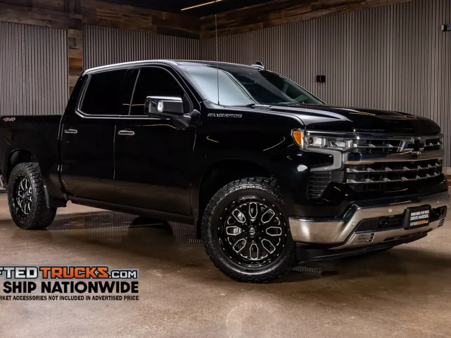 2024 Chevrolet Silverado 1500 LTZ photo 1