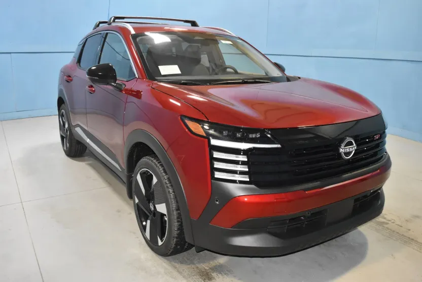 2026 Nissan Kicks SR photo 1