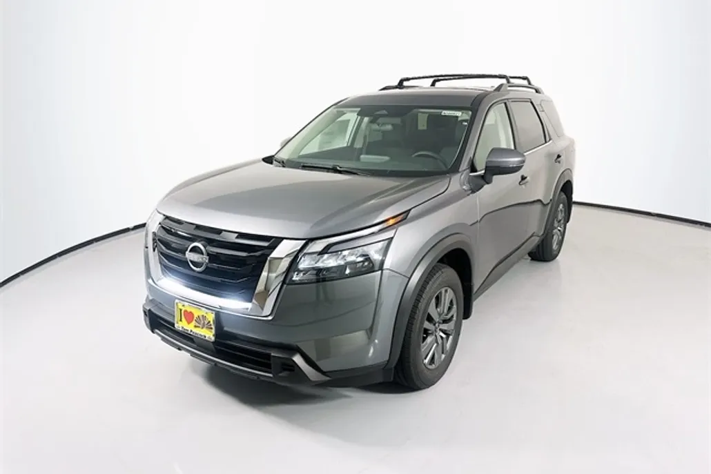 2025 Nissan Pathfinder SV photo 1
