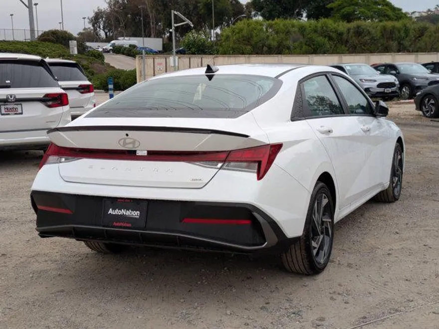 2025 Hyundai Elantra Hybrid SEL Sport photo 1