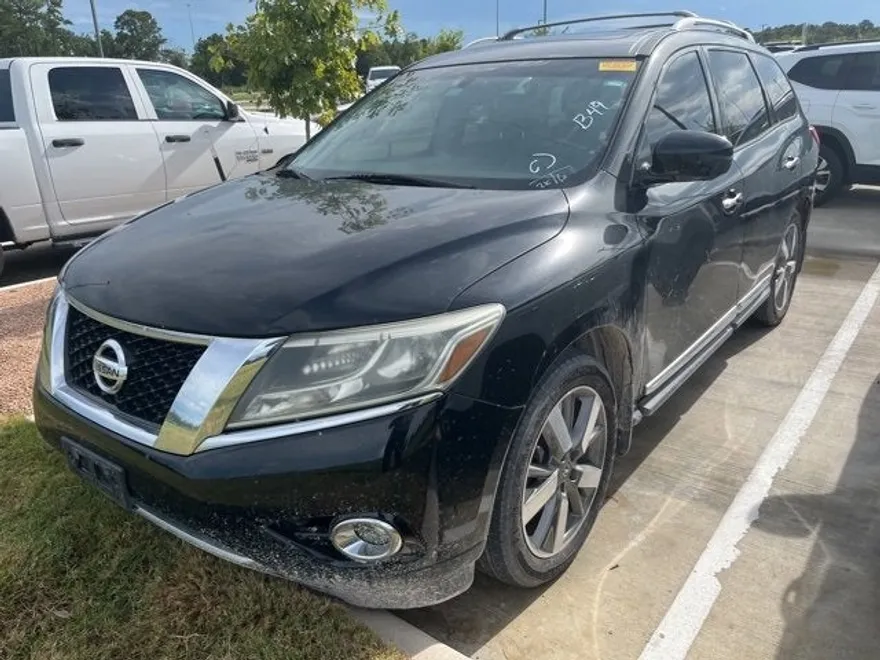 2014 Nissan Pathfinder Platinum photo 1