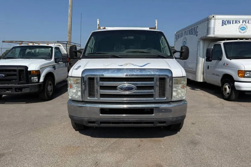2011 Ford E-250 photo 1