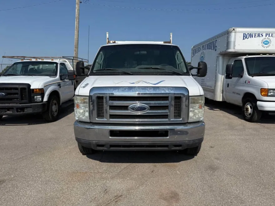 2011 Ford E-250 photo 1