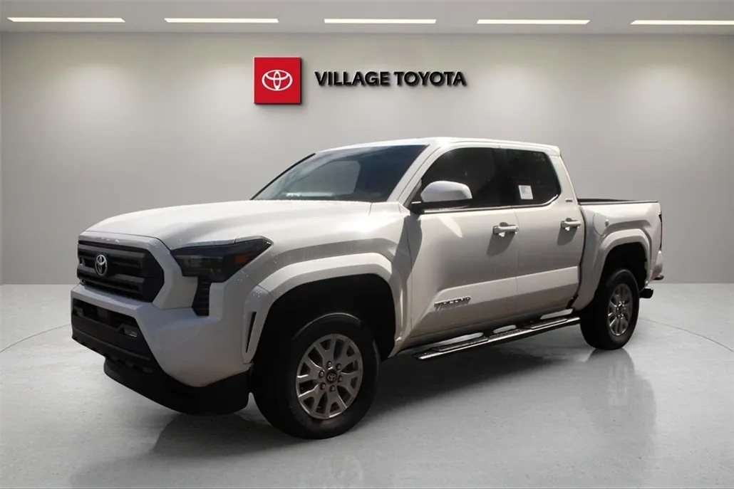 2025 Toyota Tacoma SR5 photo 1