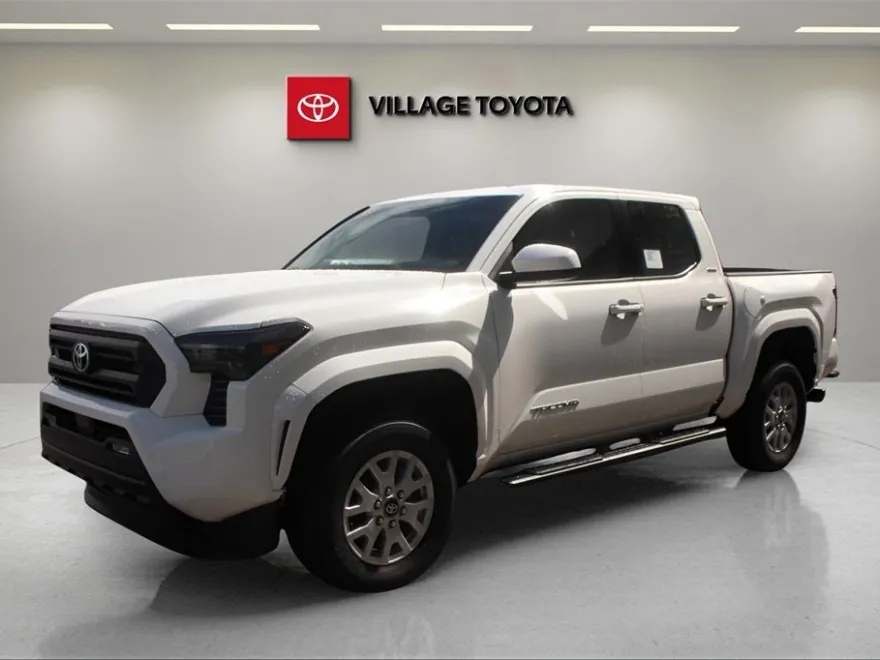 2025 Toyota Tacoma SR5 photo 1