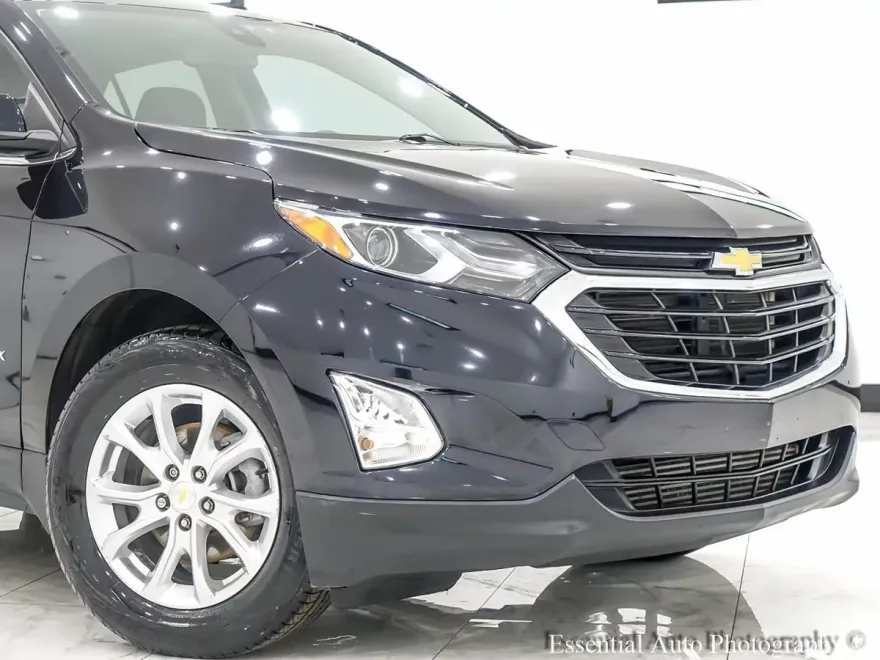 2020 Chevrolet Equinox LT photo 1