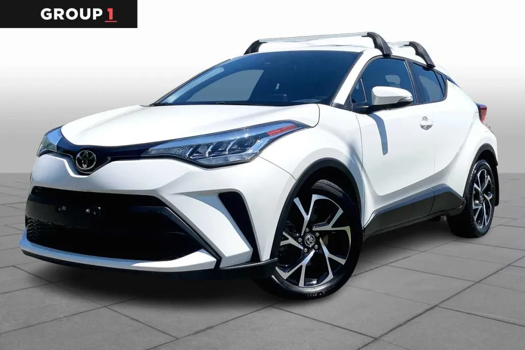 2021 Toyota C-HR XLE photo 1