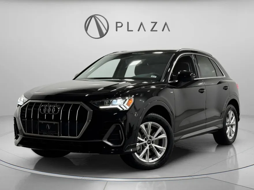 2025 Audi Q3 S line Premium photo 1