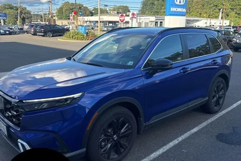 2023 Honda CR-V Hybrid Sport Touring photo 1