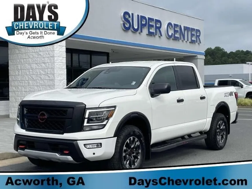 2024 Nissan Titan Crew Cab SV photo 1