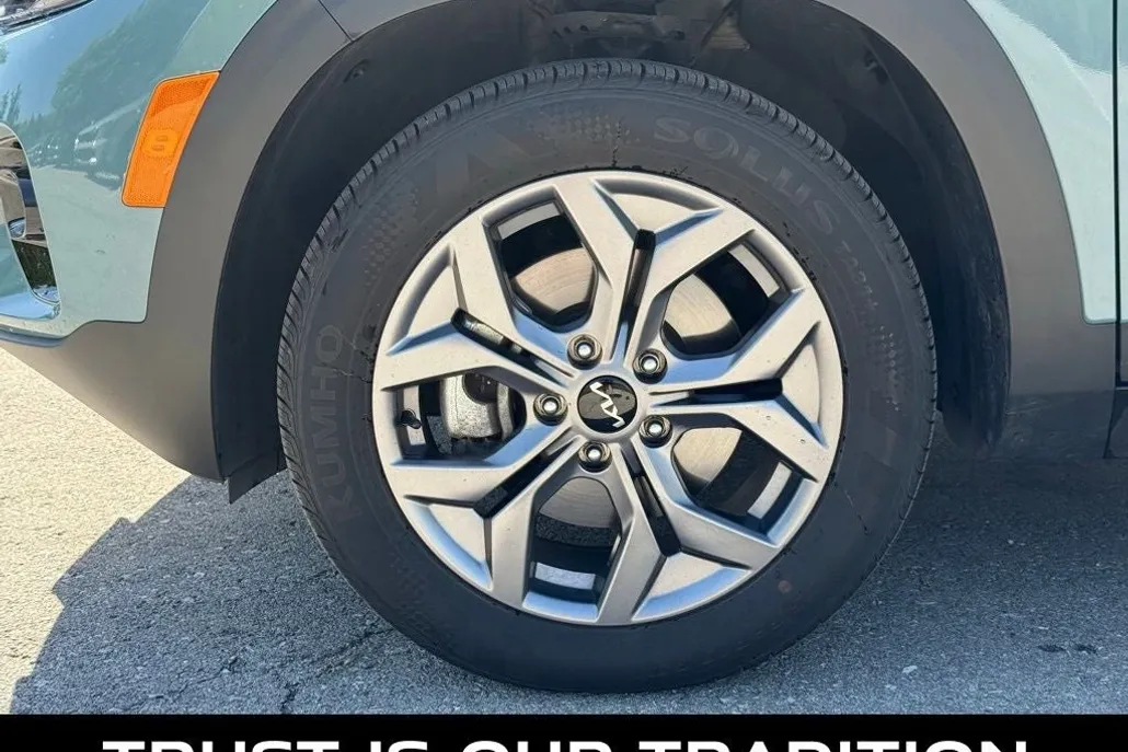 2024 Kia Seltos S photo 1