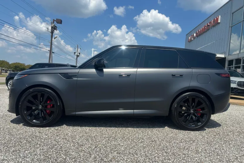 2025 Land Rover Range Rover Sport SE photo 1