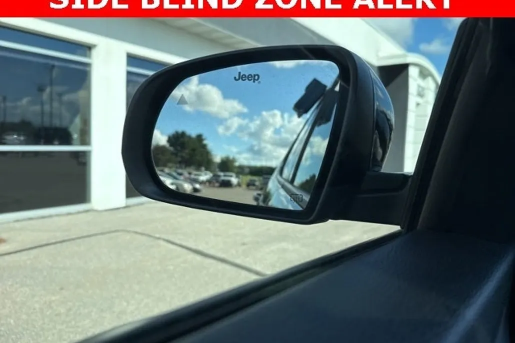 2022 Jeep Compass Latitude photo 1