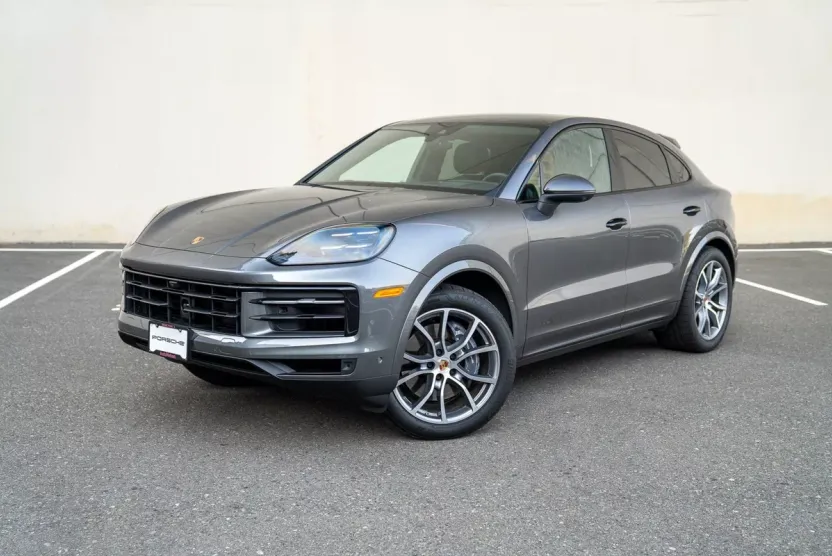 2025 Porsche Cayenne Coupe photo 1