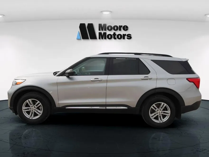 2022 Ford Explorer XLT photo 1