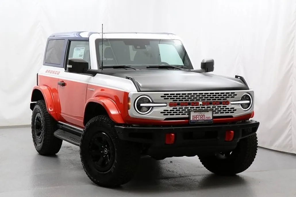 2025 Ford Bronco First Edition photo 1
