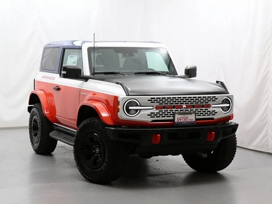 2025 Ford Bronco First Edition photo 1