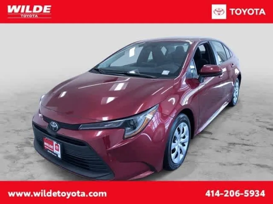 2024 Toyota Corolla LE photo 1