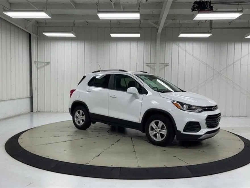 2020 Chevrolet Trax LT photo 1